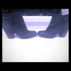 Like new blue suede boots size 9.5